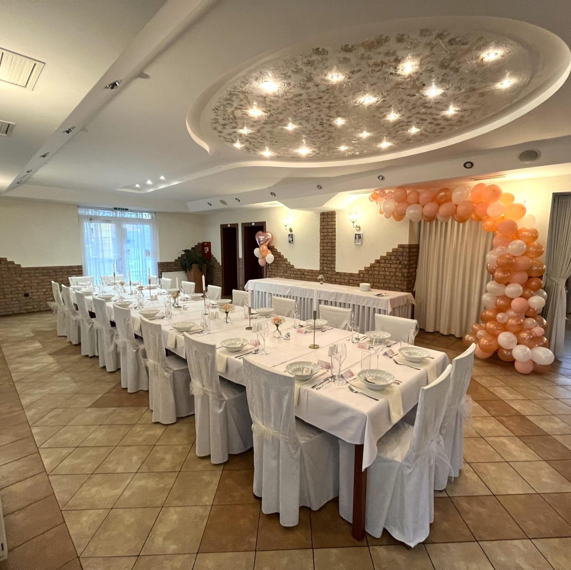 Raketa Residence, Restaurant & Hotel Prievidza Bagian luar foto