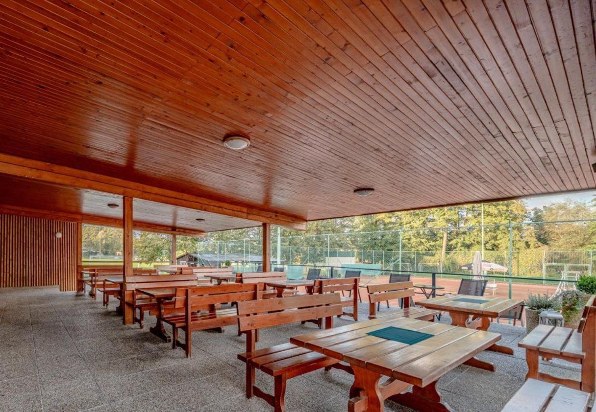 Raketa Residence, Restaurant & Hotel Prievidza Bagian luar foto
