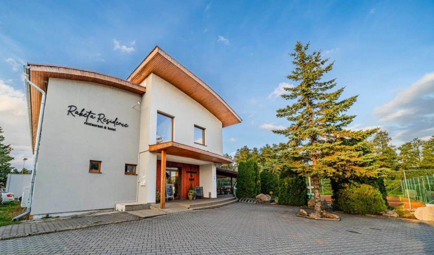 Raketa Residence, Restaurant & Hotel Prievidza Bagian luar foto