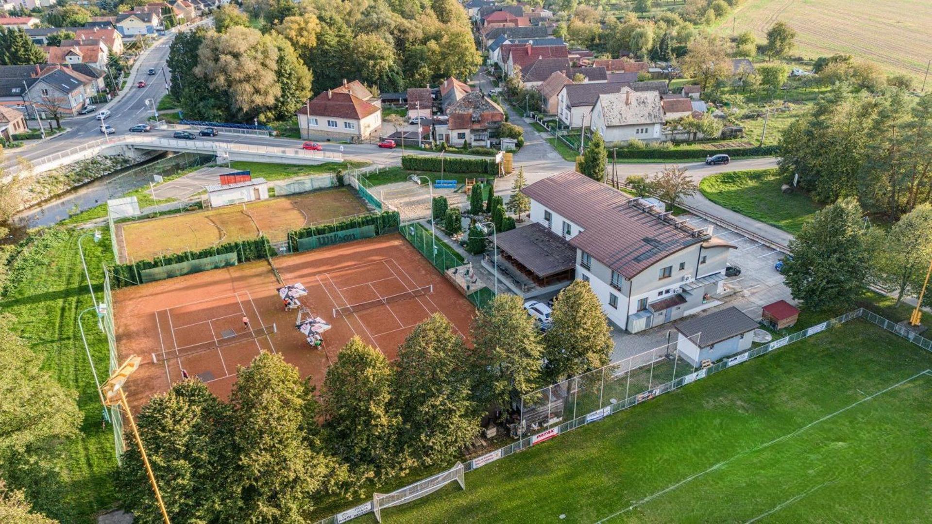 Raketa Residence, Restaurant & Hotel Prievidza Bagian luar foto