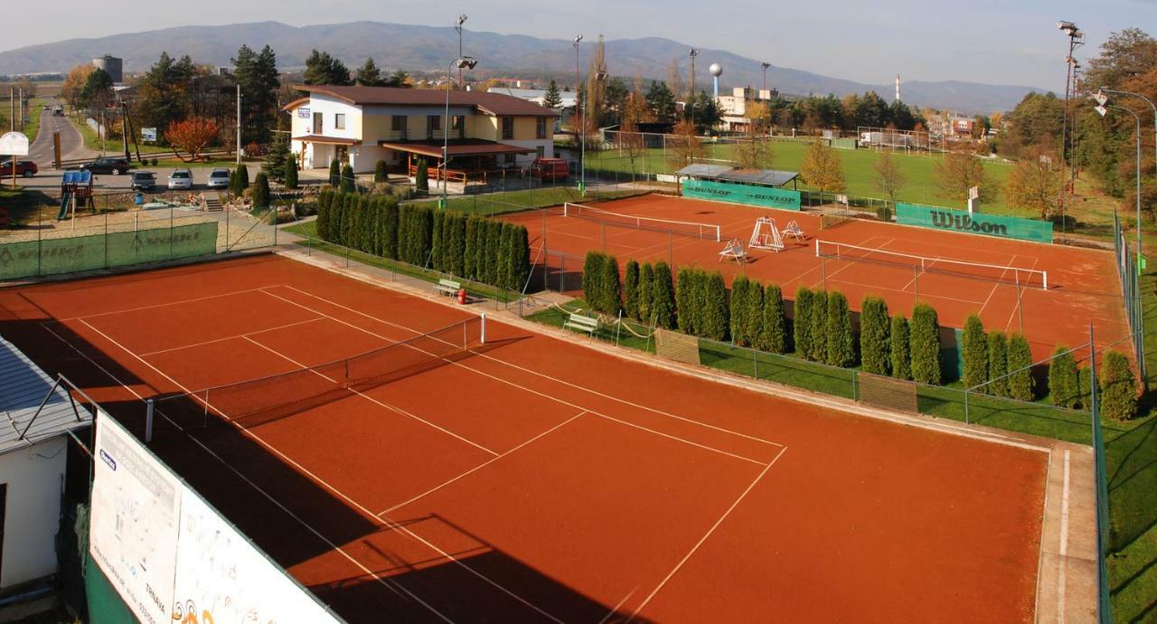 Raketa Residence, Restaurant & Hotel Prievidza Bagian luar foto